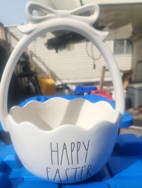 Rae Dunn HAPPY EASTER basket Euc